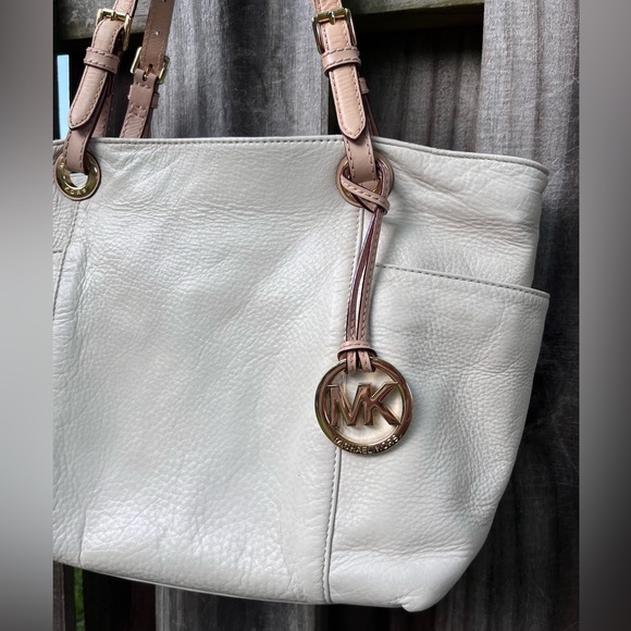 Michael Kors Leather Jet Set Tote - Picture 4 of 13